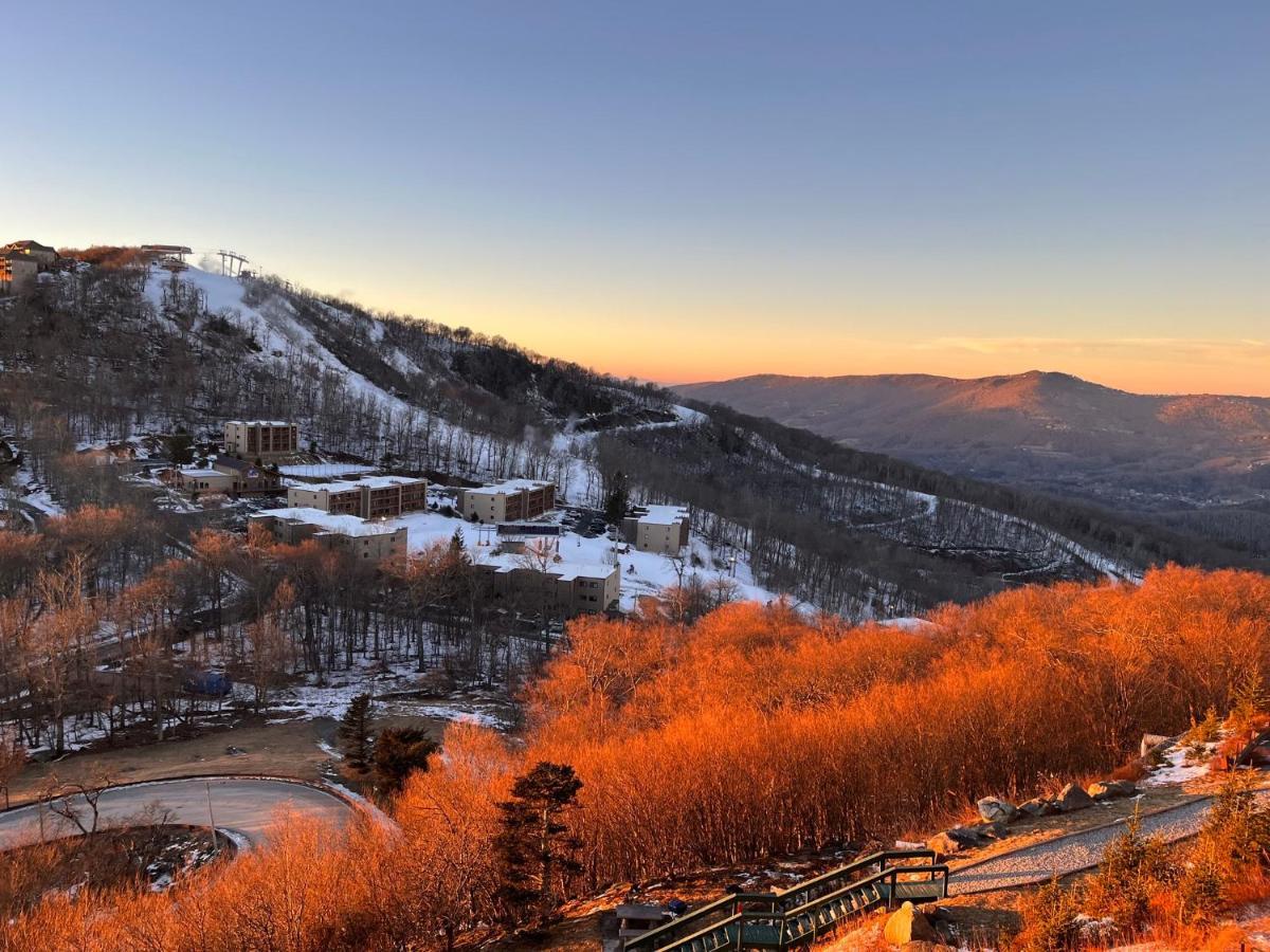 On Top Of The World At Sugar Top Resort Sugar Mountain Exterior photo